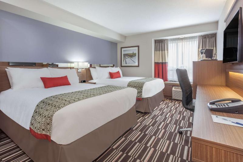 Microtel Inn & Suites By Wyndham Oyster Bay Ladysmith Dış mekan fotoğraf