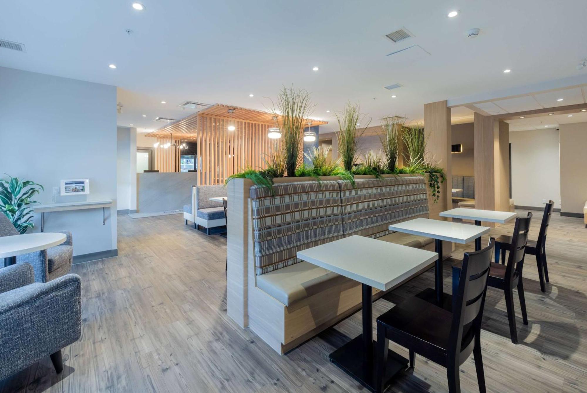 Microtel Inn & Suites By Wyndham Oyster Bay Ladysmith Dış mekan fotoğraf